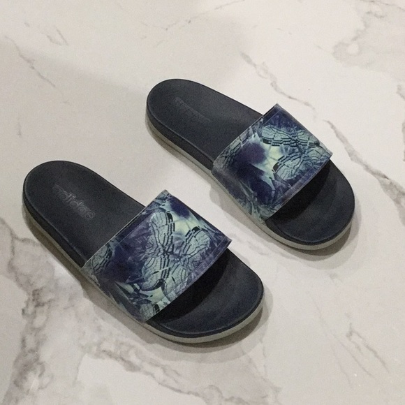 Adidas Slides
